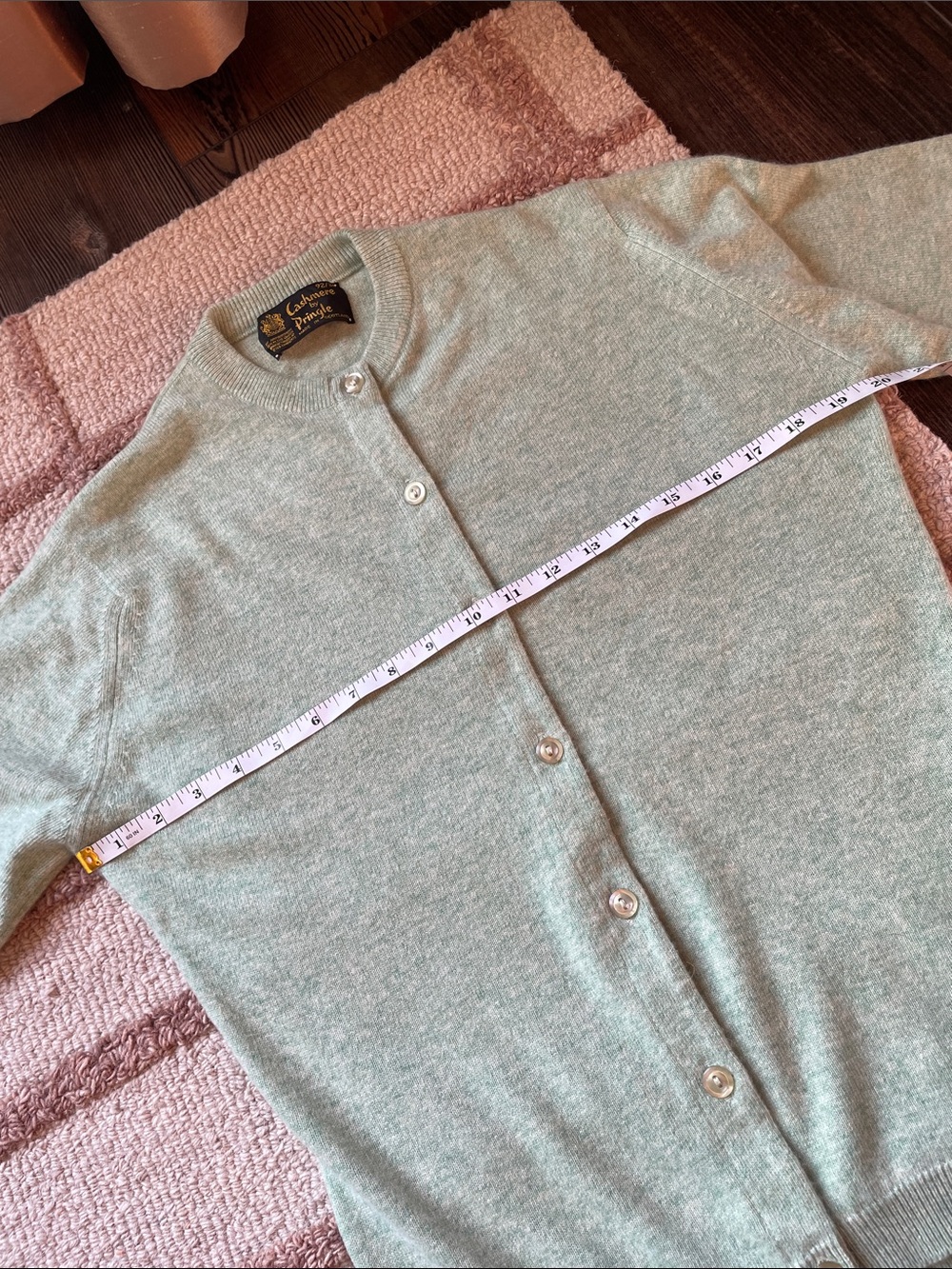 Vintage Cashmere by Pringle 60s Mint Green Crewneck Button-Front Cardigan Size M - Picture 7 of 8